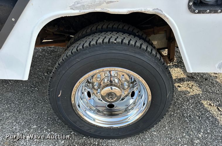 image for item EG1611 2012 Ford F450 Super Duty bucket truck