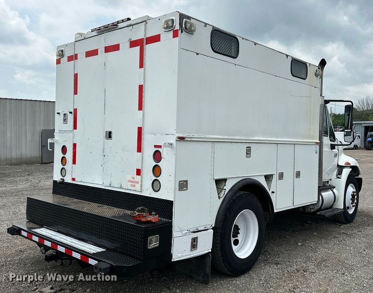 image for item EG1620 2006 International  4300 SBA utility / service truck
