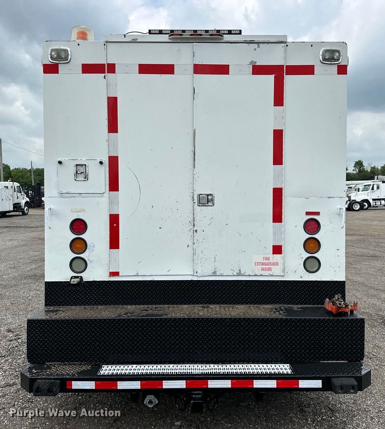 image for item EG1620 2006 International  4300 SBA utility / service truck