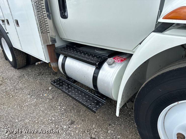 image for item EG1620 2006 International  4300 SBA utility / service truck