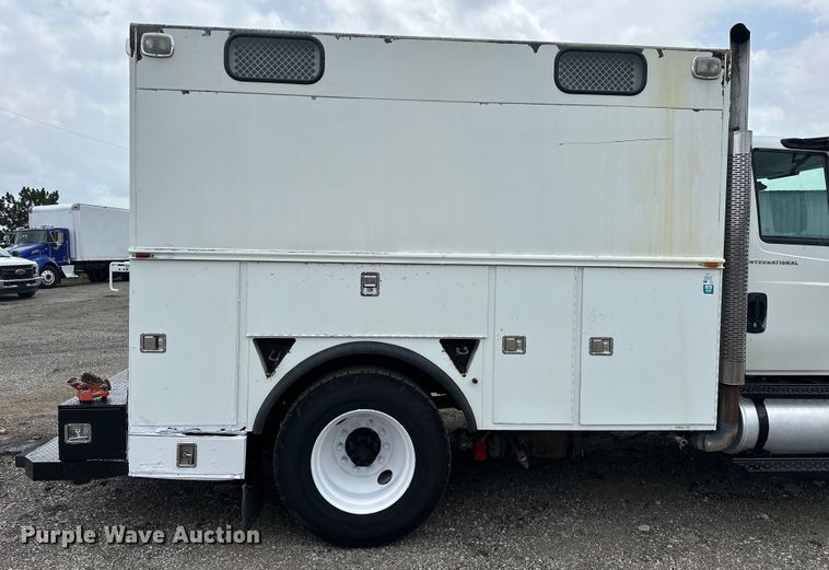 image for item EG1620 2006 International  4300 SBA utility / service truck