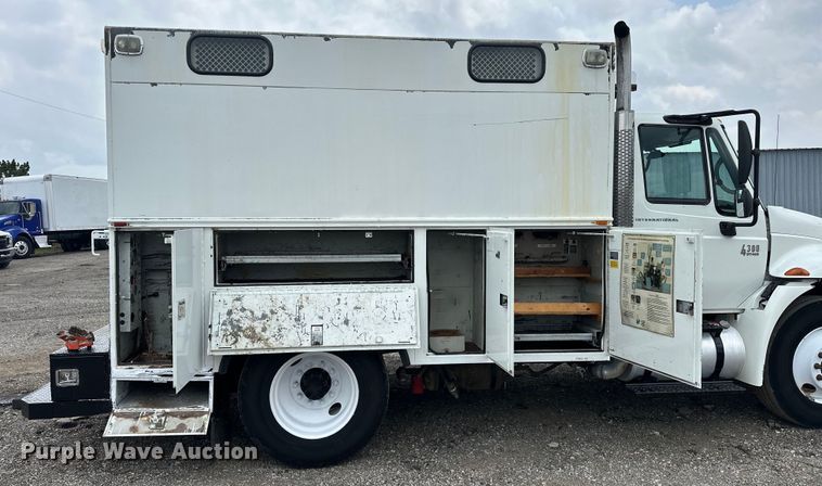image for item EG1620 2006 International  4300 SBA utility / service truck
