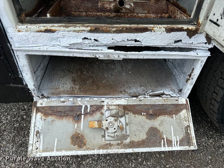 image for item EG1620 2006 International  4300 SBA utility / service truck