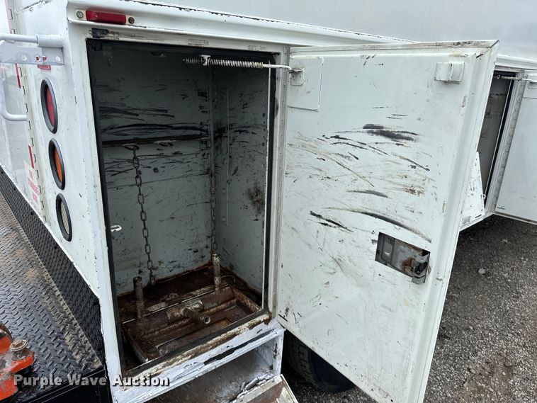 image for item EG1620 2006 International  4300 SBA utility / service truck