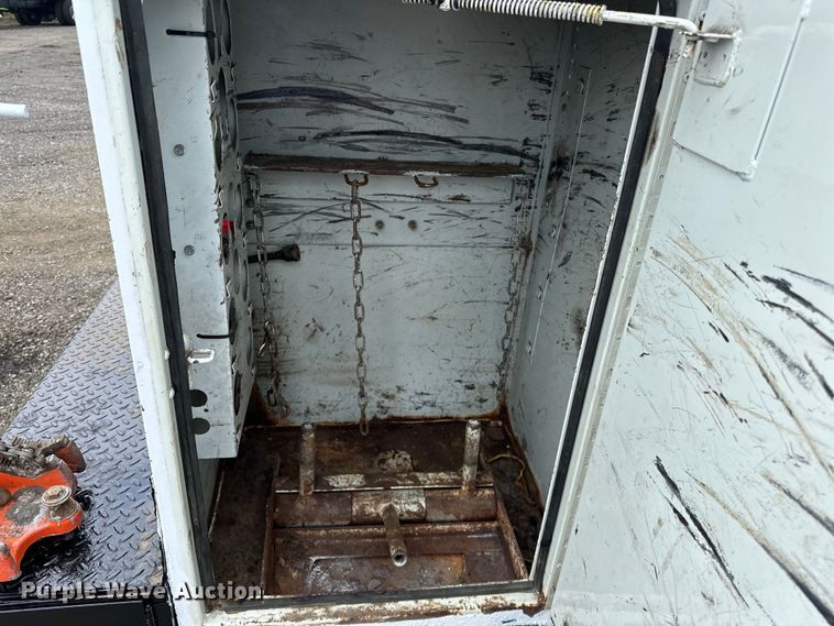 image for item EG1620 2006 International  4300 SBA utility / service truck