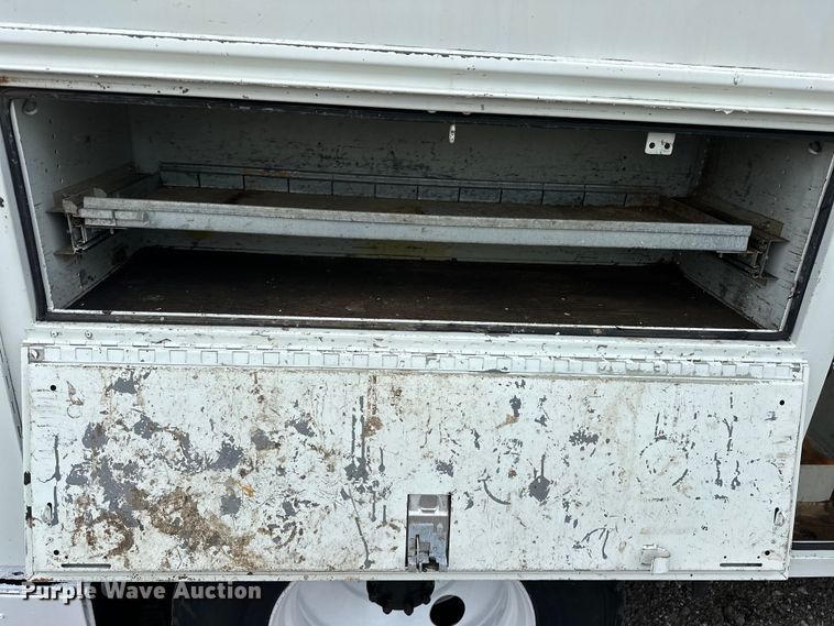 image for item EG1620 2006 International  4300 SBA utility / service truck