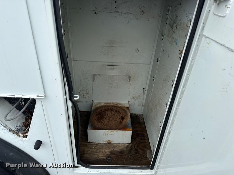 image for item EG1620 2006 International  4300 SBA utility / service truck