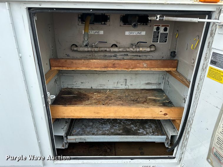 image for item EG1620 2006 International  4300 SBA utility / service truck