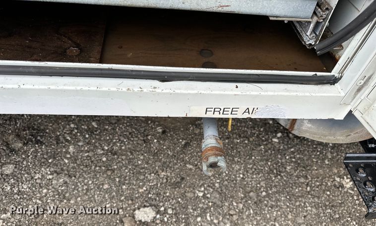 image for item EG1620 2006 International  4300 SBA utility / service truck