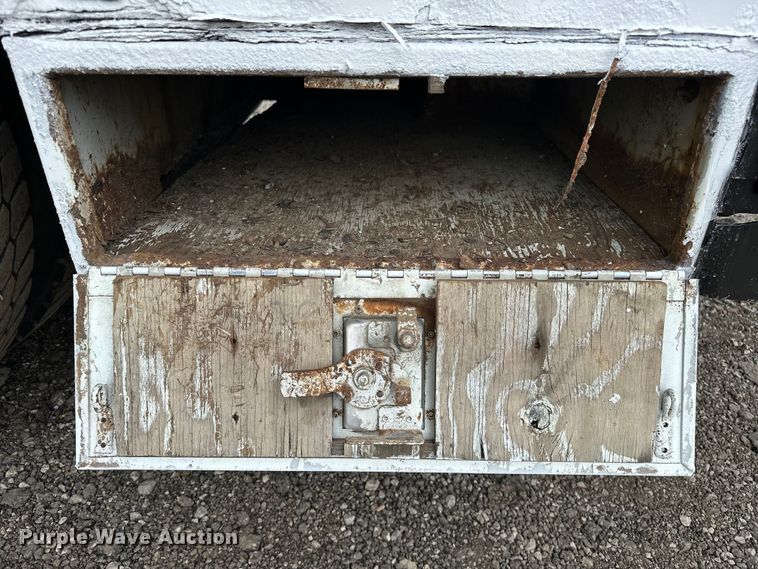 image for item EG1620 2006 International  4300 SBA utility / service truck