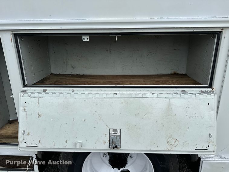 image for item EG1620 2006 International  4300 SBA utility / service truck