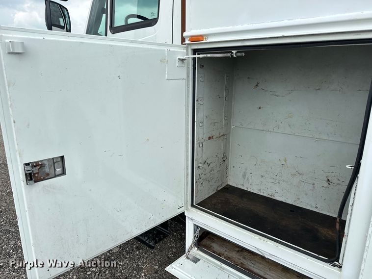 image for item EG1620 2006 International  4300 SBA utility / service truck