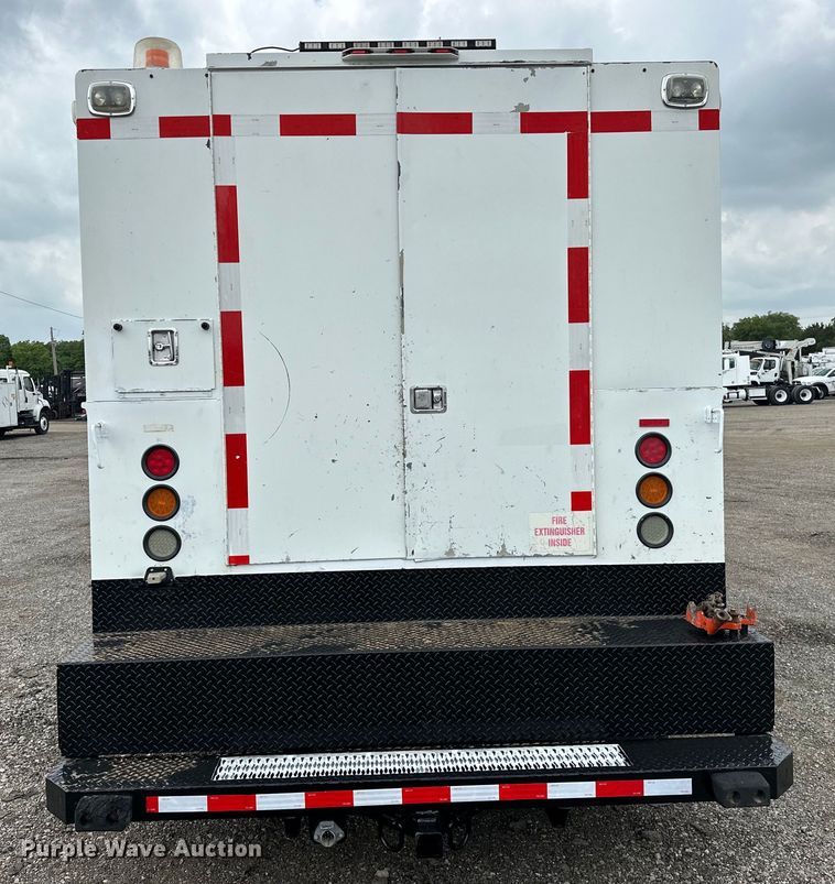 image for item EG1620 2006 International  4300 SBA utility / service truck