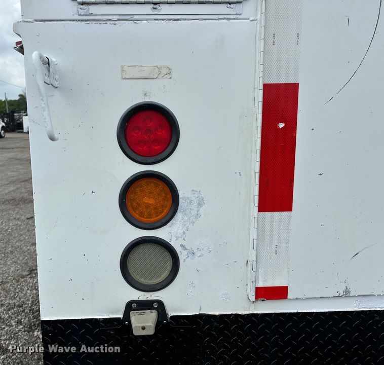 image for item EG1620 2006 International  4300 SBA utility / service truck