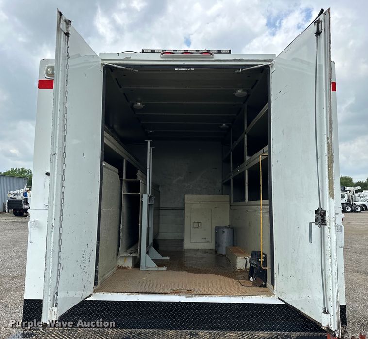 image for item EG1620 2006 International  4300 SBA utility / service truck