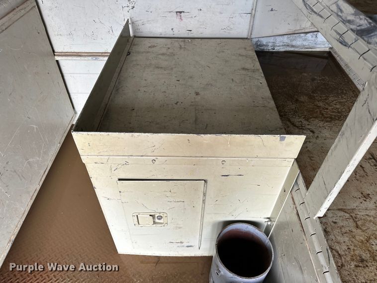 image for item EG1620 2006 International  4300 SBA utility / service truck