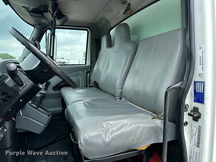 image for item EG1620 2006 International  4300 SBA utility / service truck