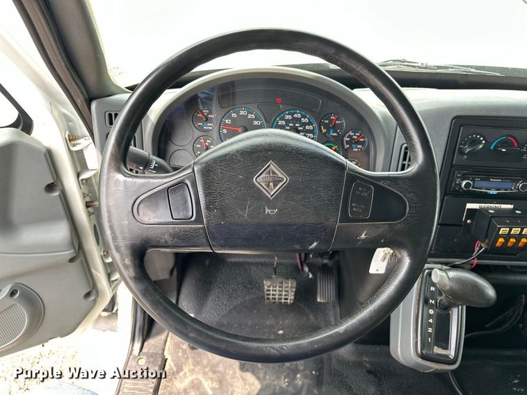 image for item EG1620 2006 International  4300 SBA utility / service truck