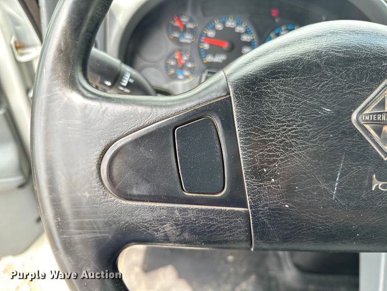 image for item EG1620 2006 International  4300 SBA utility / service truck