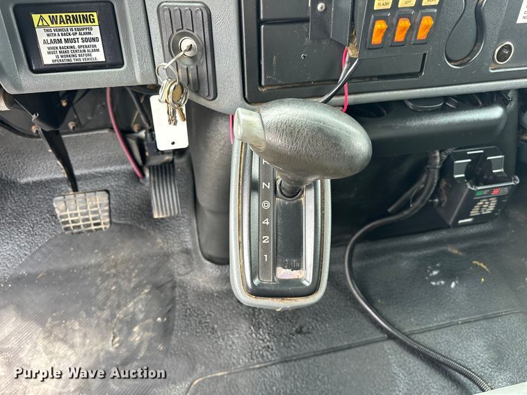 image for item EG1620 2006 International  4300 SBA utility / service truck