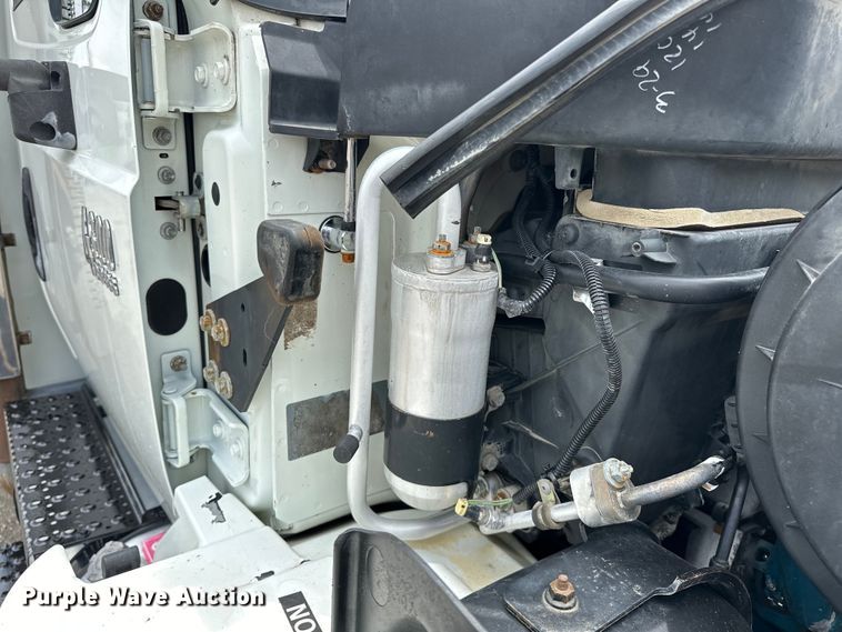 image for item EG1620 2006 International  4300 SBA utility / service truck