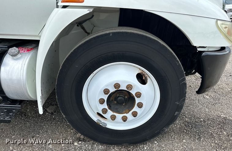 image for item EG1620 2006 International  4300 SBA utility / service truck