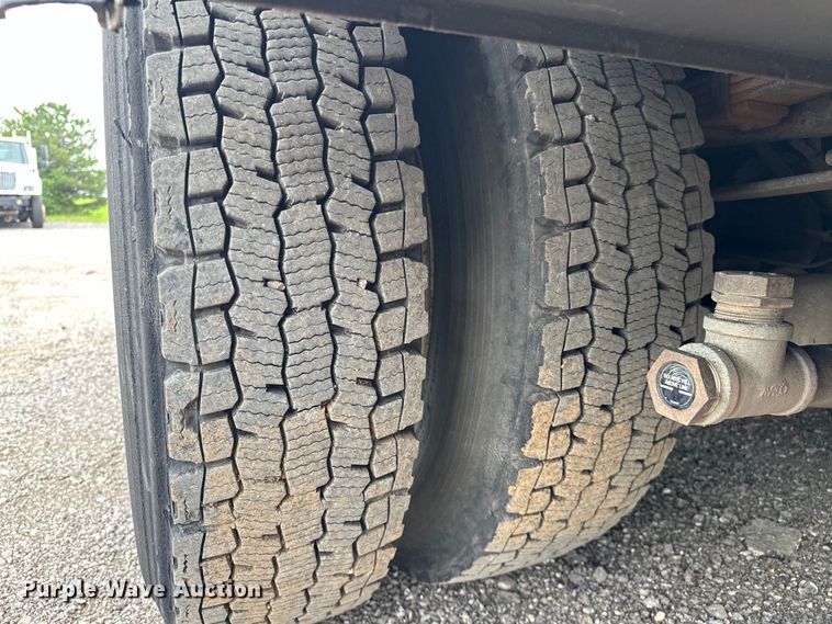 image for item EG1620 2006 International  4300 SBA utility / service truck