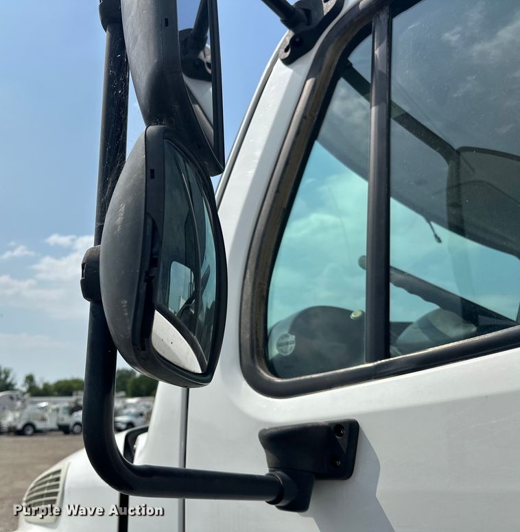 image for item EG1625 2012 Freightliner  Business Class M2 utility / service truck