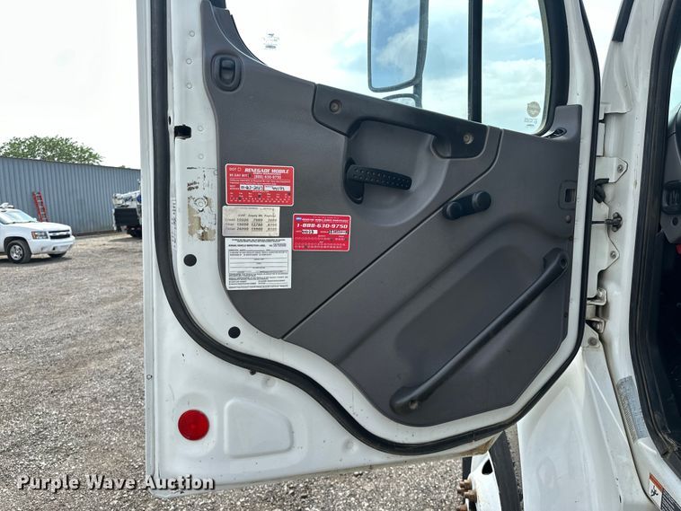 image for item EG1625 2012 Freightliner  Business Class M2 utility / service truck