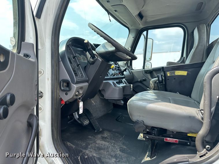 image for item EG1625 2012 Freightliner  Business Class M2 utility / service truck