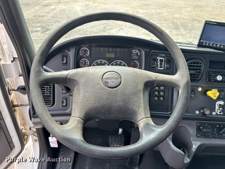 image for item EG1625 2012 Freightliner  Business Class M2 utility / service truck