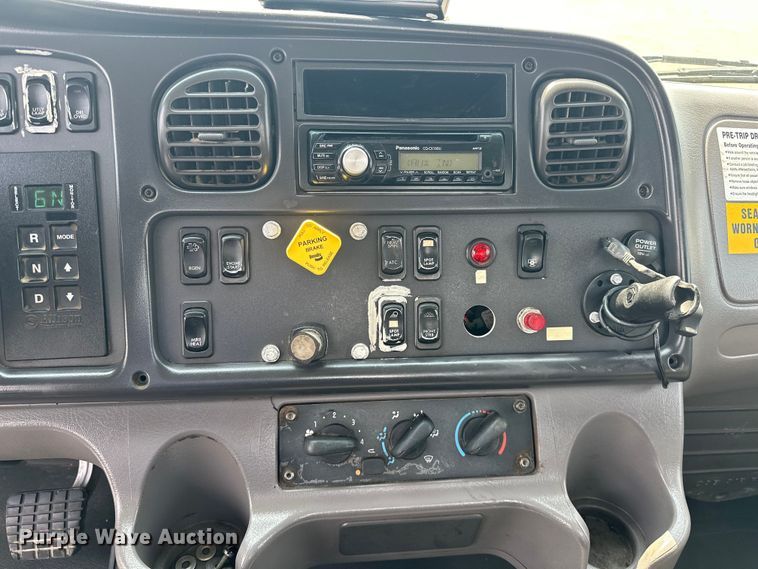 image for item EG1625 2012 Freightliner  Business Class M2 utility / service truck