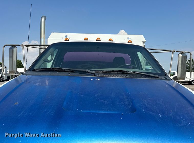 image for item EG1627 2003 Ford F750 Super Duty fuel / lube truck