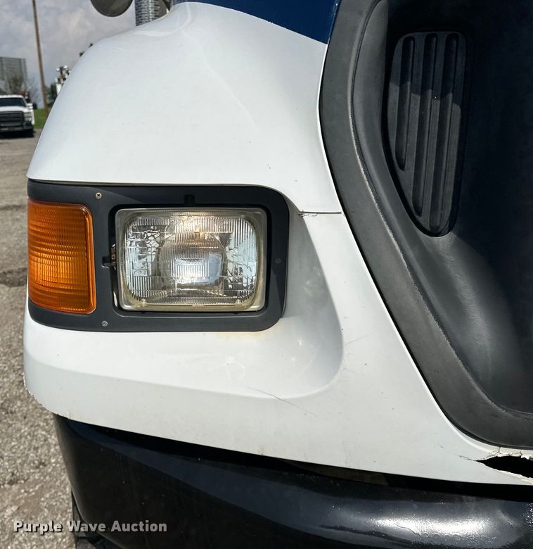 image for item EG1627 2003 Ford F750 Super Duty fuel / lube truck