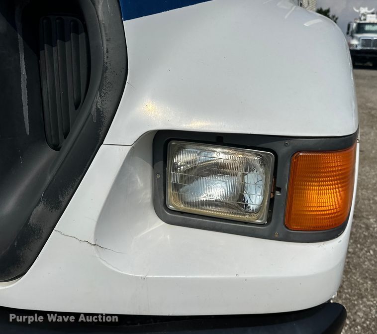 image for item EG1627 2003 Ford F750 Super Duty fuel / lube truck