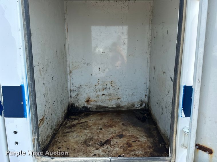 image for item EG1627 2003 Ford F750 Super Duty fuel / lube truck