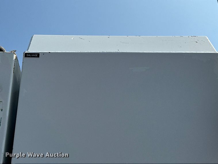 image for item EG1627 2003 Ford F750 Super Duty fuel / lube truck