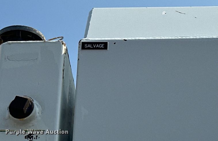 image for item EG1627 2003 Ford F750 Super Duty fuel / lube truck