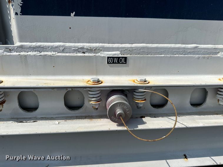 image for item EG1627 2003 Ford F750 Super Duty fuel / lube truck