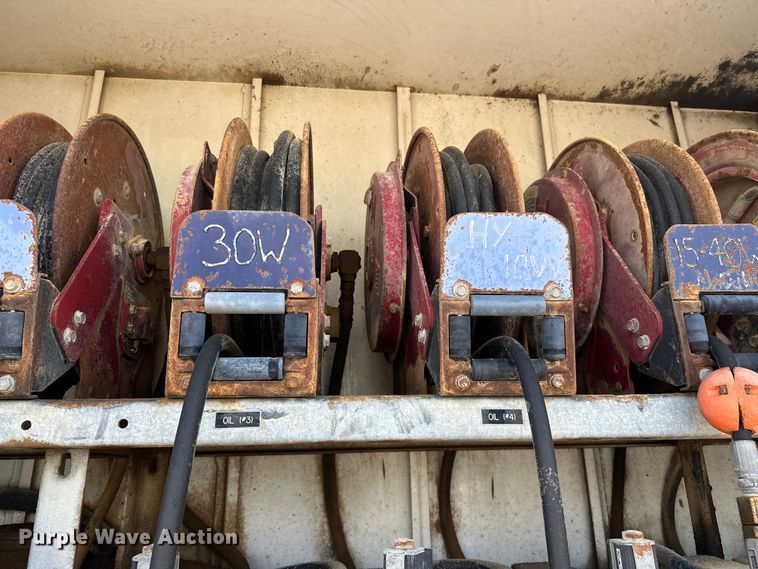 image for item EG1627 2003 Ford F750 Super Duty fuel / lube truck