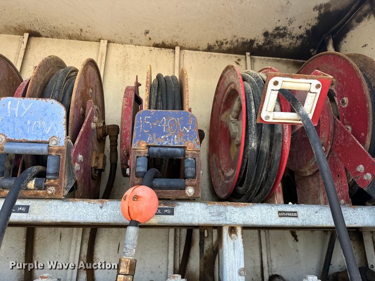 image for item EG1627 2003 Ford F750 Super Duty fuel / lube truck