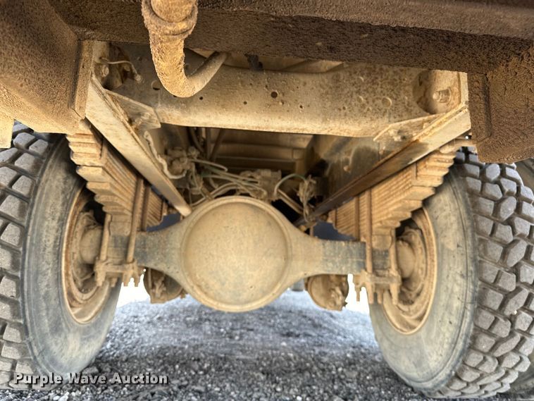 image for item EG1627 2003 Ford F750 Super Duty fuel / lube truck