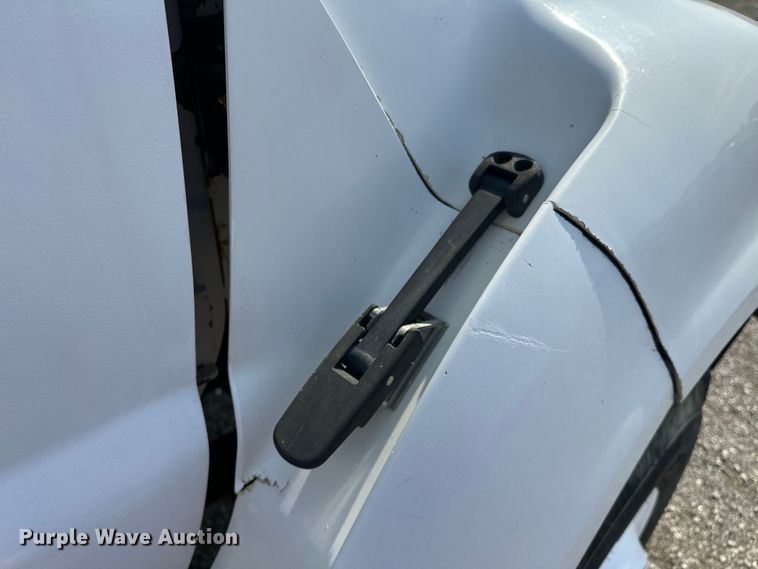 image for item EG1627 2003 Ford F750 Super Duty fuel / lube truck