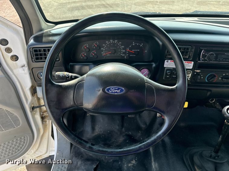 image for item EG1627 2003 Ford F750 Super Duty fuel / lube truck