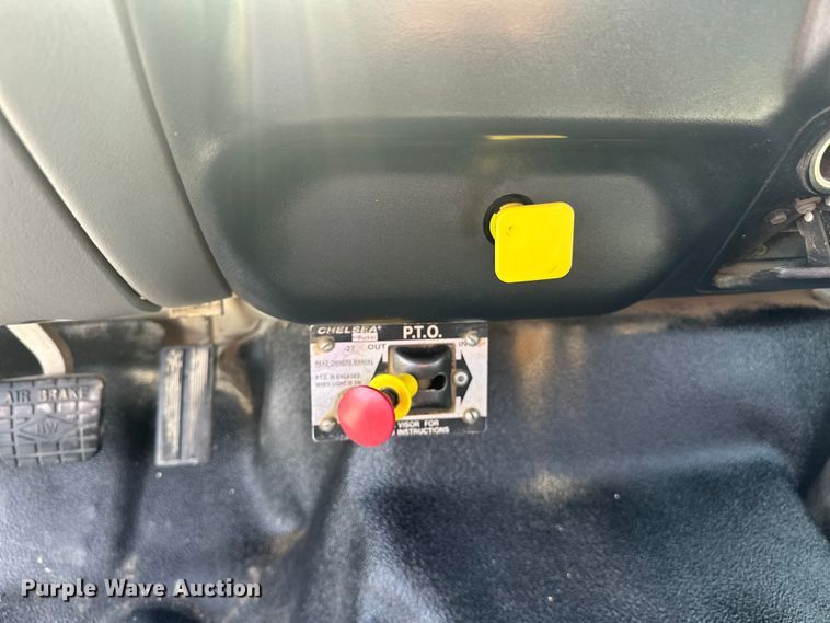 image for item EG1627 2003 Ford F750 Super Duty fuel / lube truck