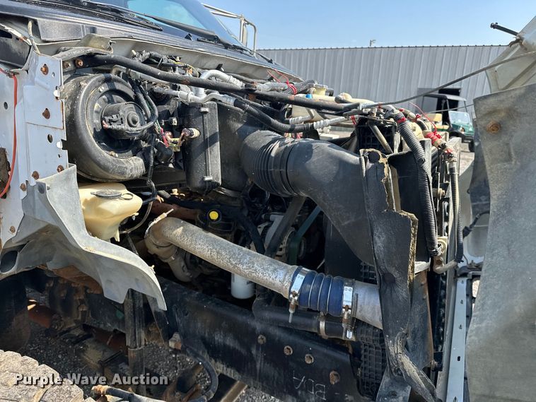 image for item EG1627 2003 Ford F750 Super Duty fuel / lube truck