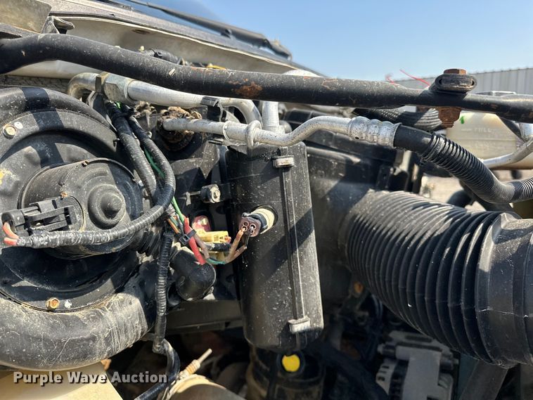 image for item EG1627 2003 Ford F750 Super Duty fuel / lube truck