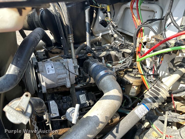 image for item EG1627 2003 Ford F750 Super Duty fuel / lube truck