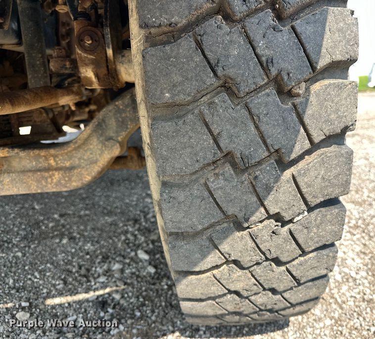 image for item EG1627 2003 Ford F750 Super Duty fuel / lube truck