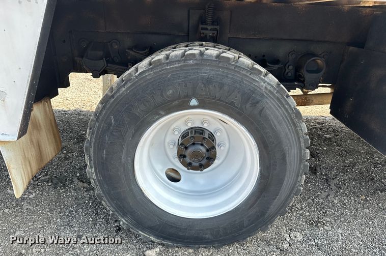 image for item EG1627 2003 Ford F750 Super Duty fuel / lube truck